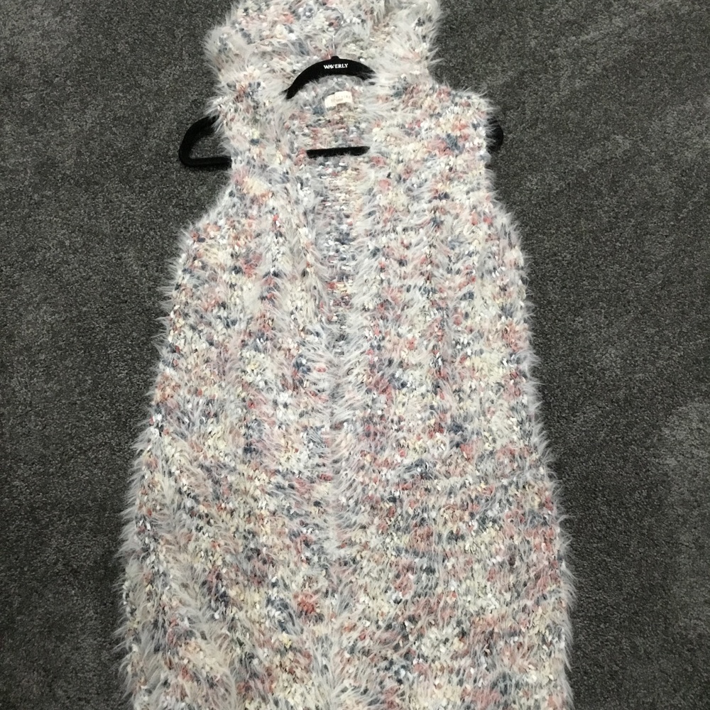 Sleeveless Eyelash Duster with Hood